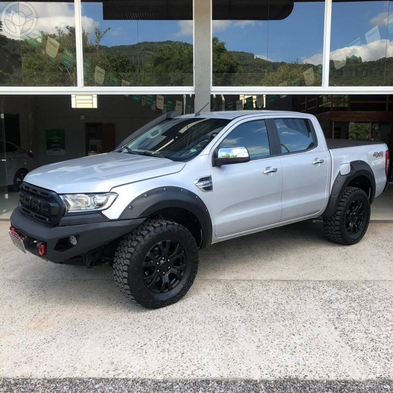 FORD - RANGER 3.2 XLT 4X4 CD 20V DIESEL 4P AUTOMATICO - 2017/2018 - PRATA - R$ 131.990,00