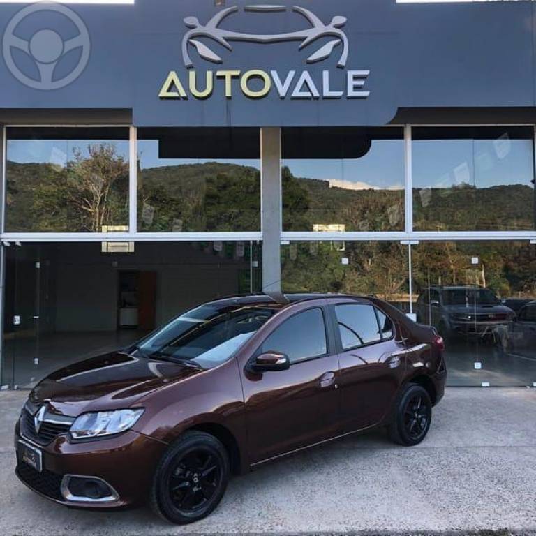 RENAULT - LOGAN 1.6 DYNAMIQUE 8V FLEX 4P MANUAL - 2014/2015 - MARROM - R$ 41.990,00